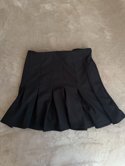 Чорна спідниця