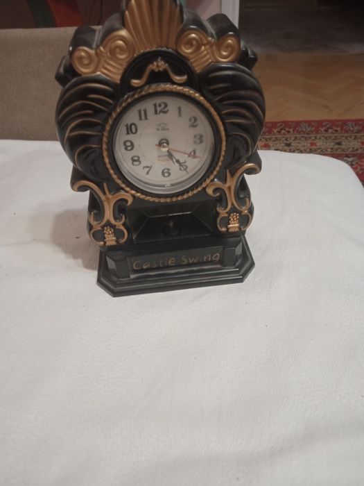 Продам годинник на батарейки