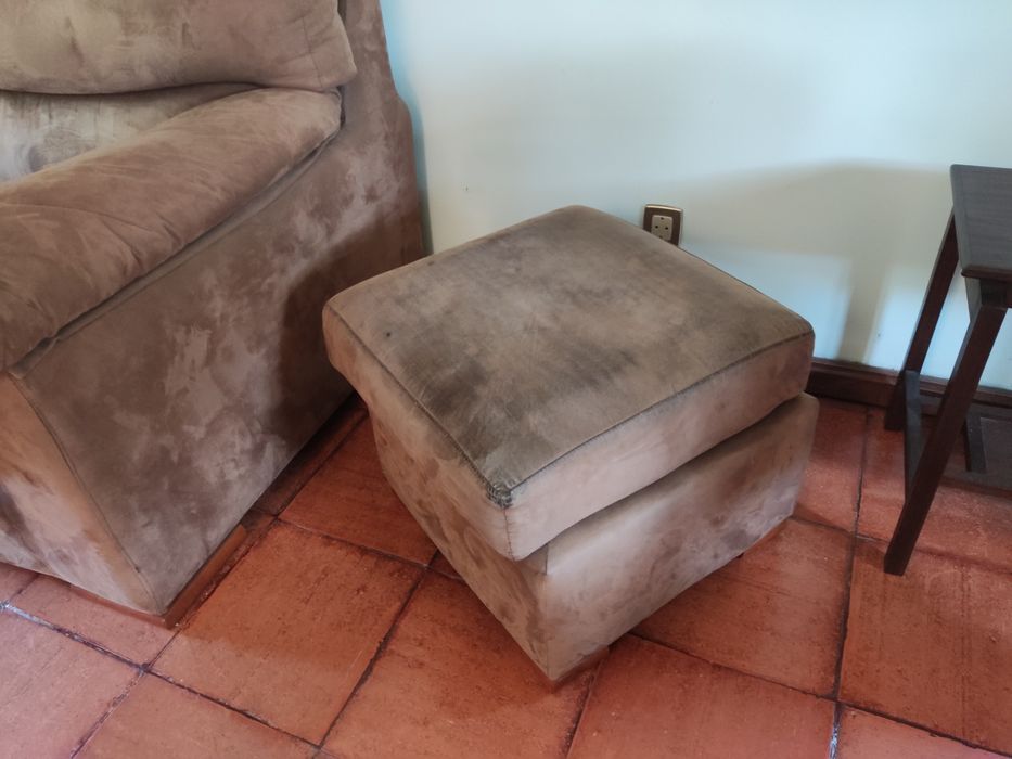 Sofá castanho + banqueta