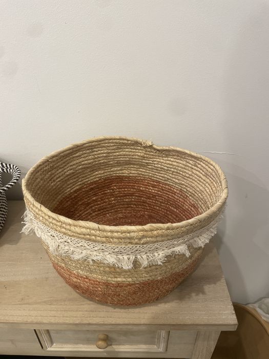 Cestos de maquilhagem e casa de banho