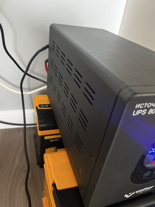 Інвертор, перетворювач напруги 500(800) ват та АКБ