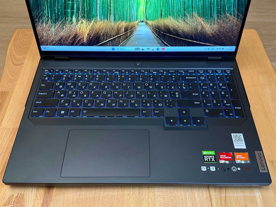 Lenovo Legion Pro 5 16 RTX 4070 Ryzen 7 7745HX