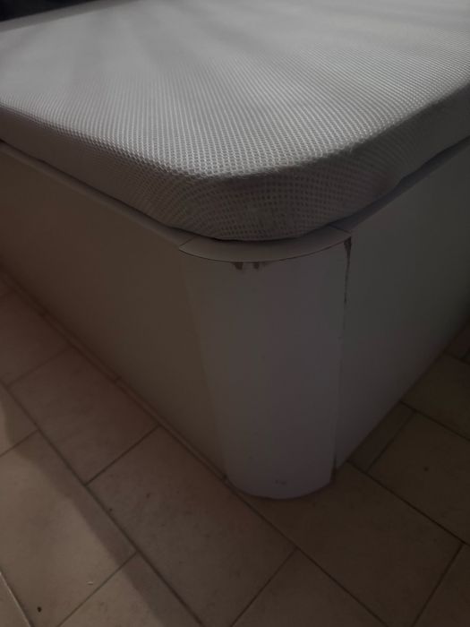 Cama indivual com colchão