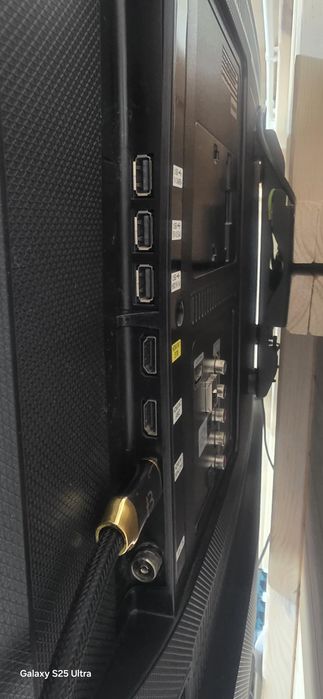 Samsung 40” Curved Smart TV -Model UE40J6300AK