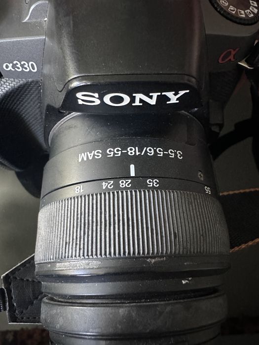 Lustrzanka Sony a330 z obiektywem