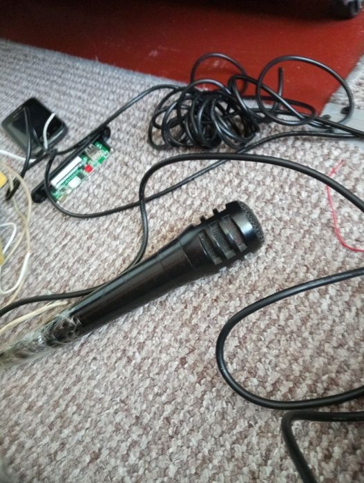 Продам караоке мікрофон sven на запчастини