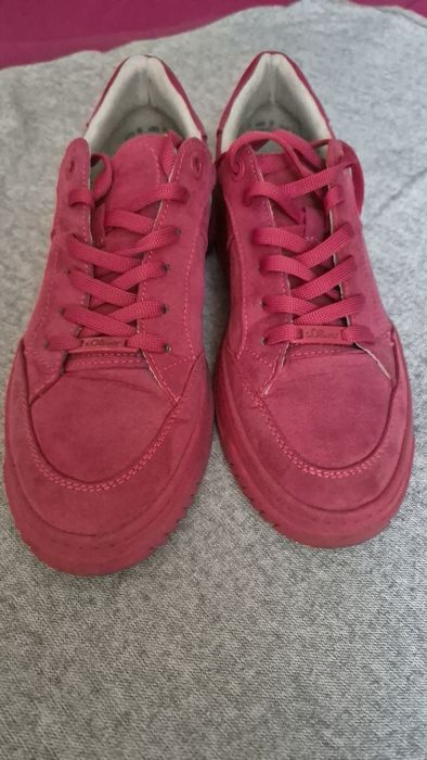 Sprzedam zamszowe  buty.