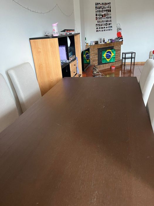Mesa extensível de 6/8 lugares com cadeiras Ikea