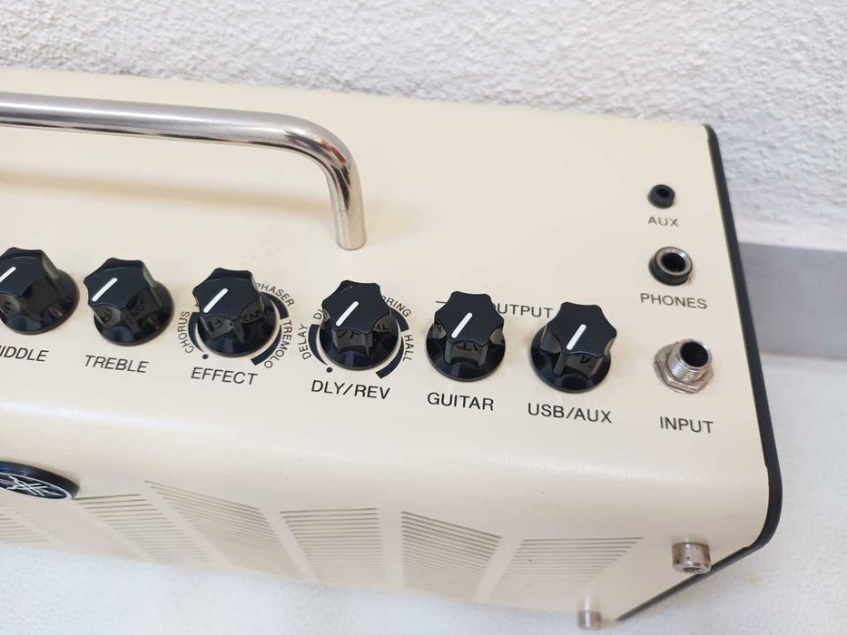 Amplificador Yamaha THR10 - Portátil