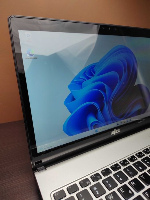 Ноутбук Fujitsu S936 / Intel i5-6200U / FullHD IPS  /