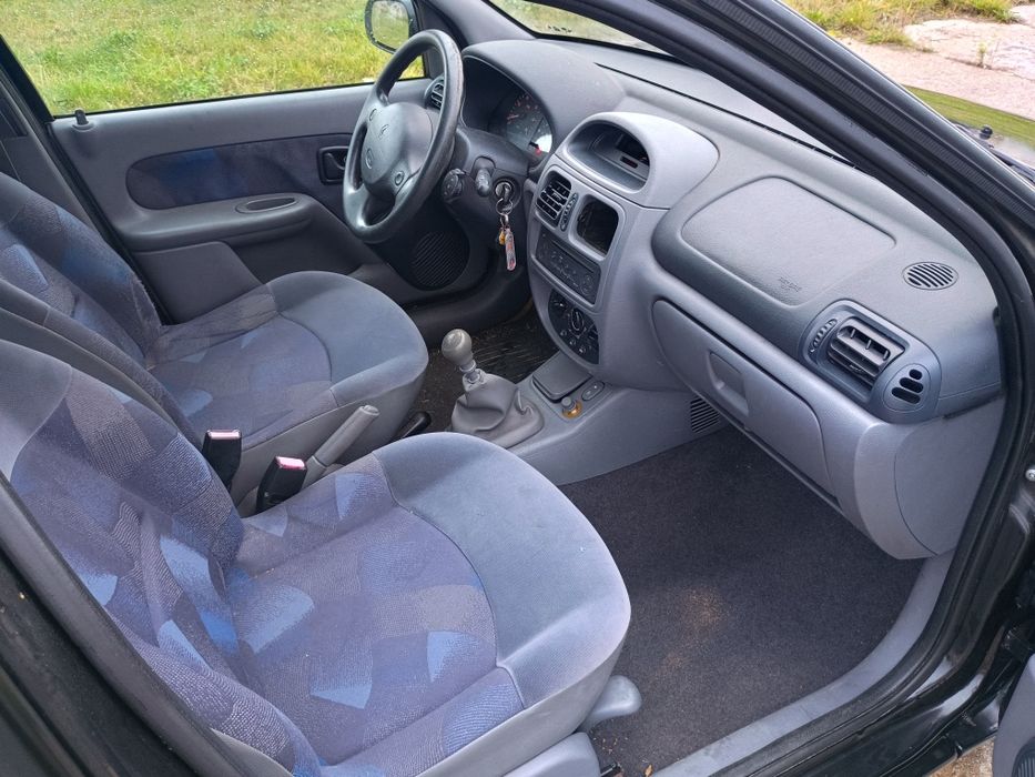 Renault Clio 1.2 benzynka 75km 2001r