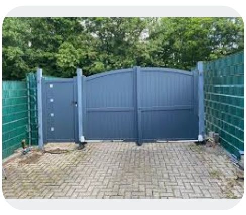 Brama wjazdowa z ekspozycji sklepowej + drzwi