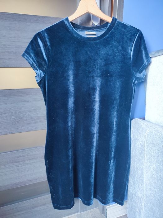 Welurowa granatowa sukienka M