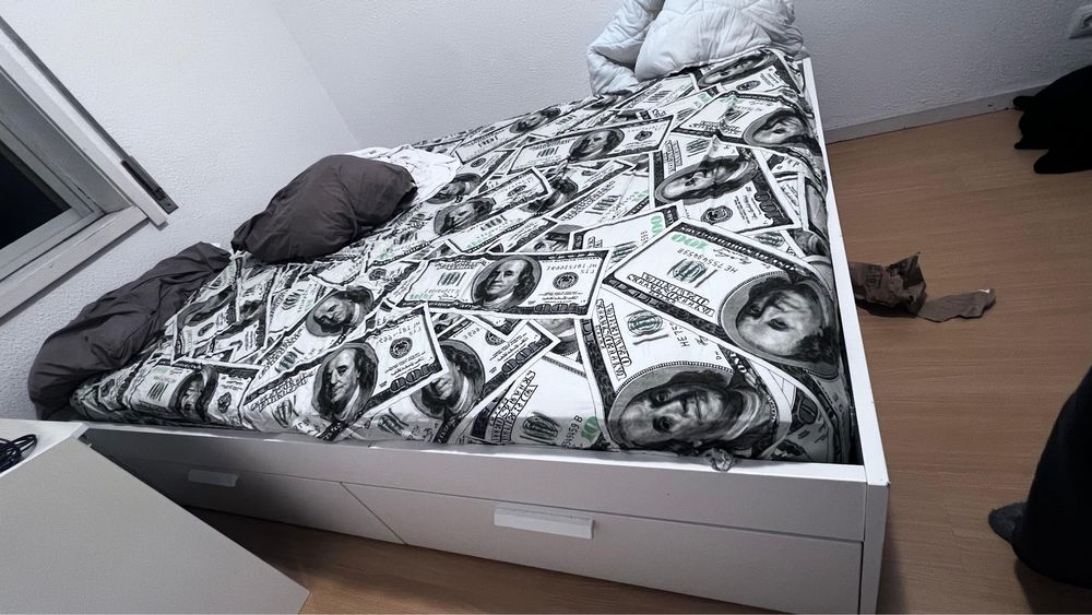 Cama com gavetas
