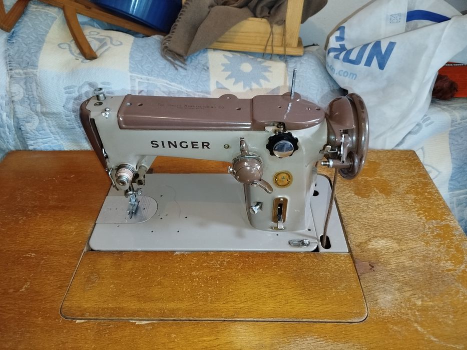 Máquina de costura, ler descrição