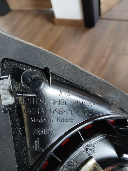 lampy tył klapa golf 5