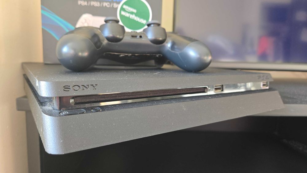 Playstation 4 Slim 1Tb com 2 comandos ps4 1000gb