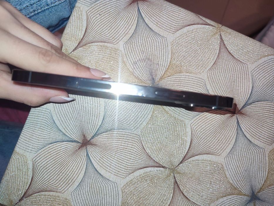 Sprzedam iPhone'a 12 pro