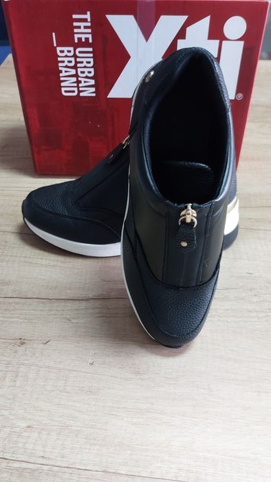 Sapatos N.39  Txi