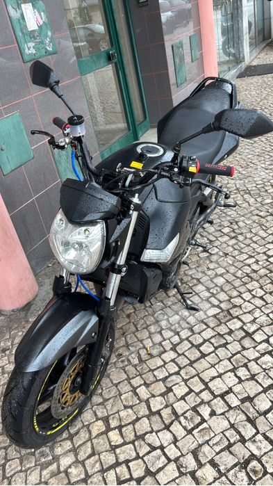 Suzuki Gsr 600  muito brm cuidada