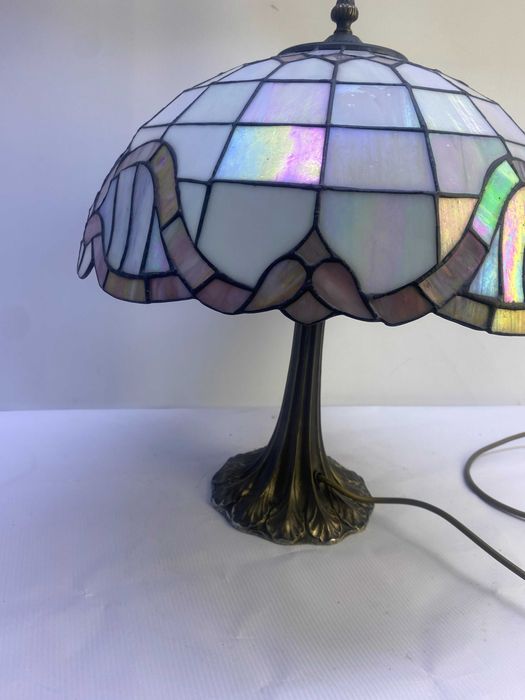 Lampa witrażowa stołowa