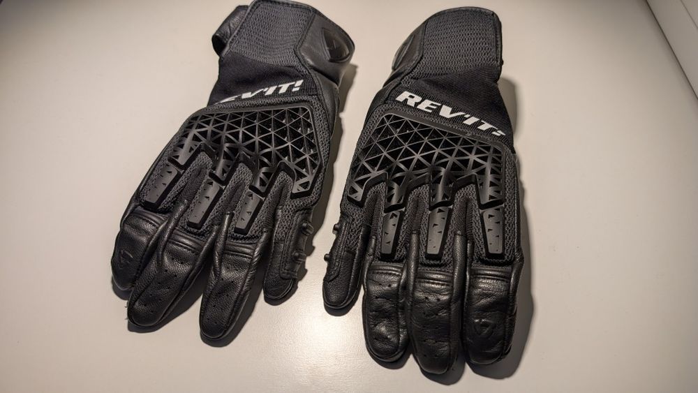 Revit Sand 4 (rozmiar L) - praktycznie nowe