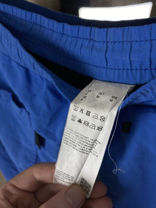 Шорти hugo boss: яскравий синій колір, преміум якість