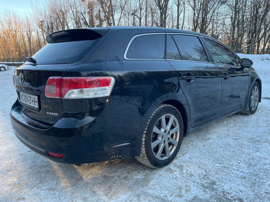 Toyota Avensis 2011 дизель автомат