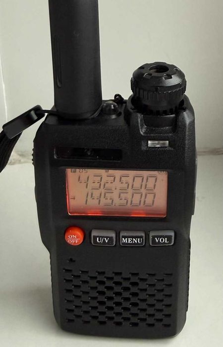 Субкомпактна радіостанція Baofeng UV-3R + 2 аккума + ЗУ