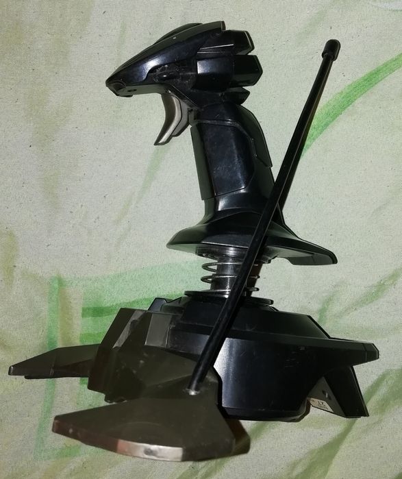 Пульты и машинки игрушки. Одним лотом.