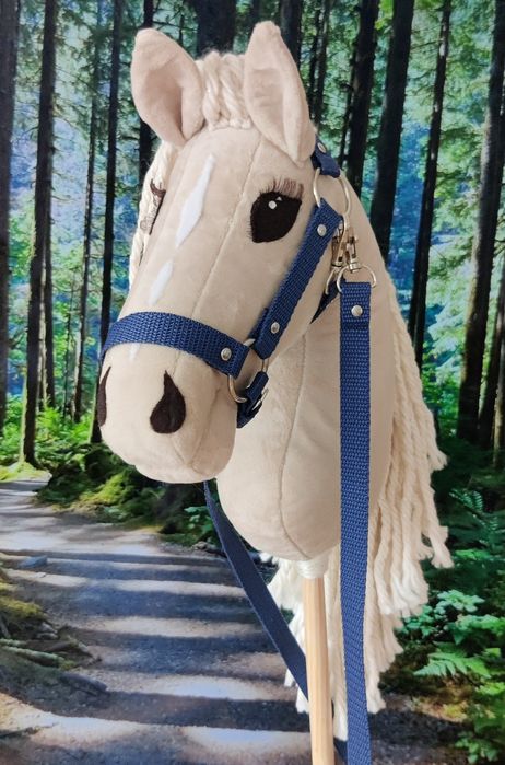 Konik na patyku hobby horse koń na kiju bułany beżowy A4