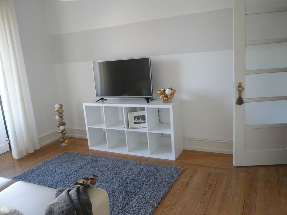 Quarto individual junto METRO Marques Pombal e Amoreiras