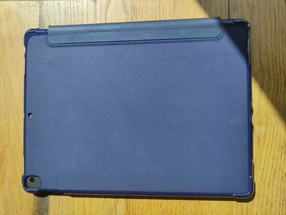 iPad 8 gen. 10,2" 32 GB Wi-Fi + etui