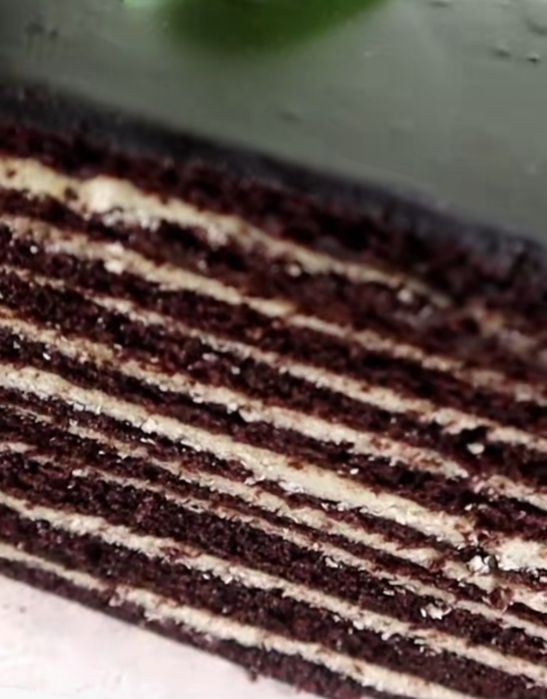 Медовик, бисквитный рулет, творожная запеканка