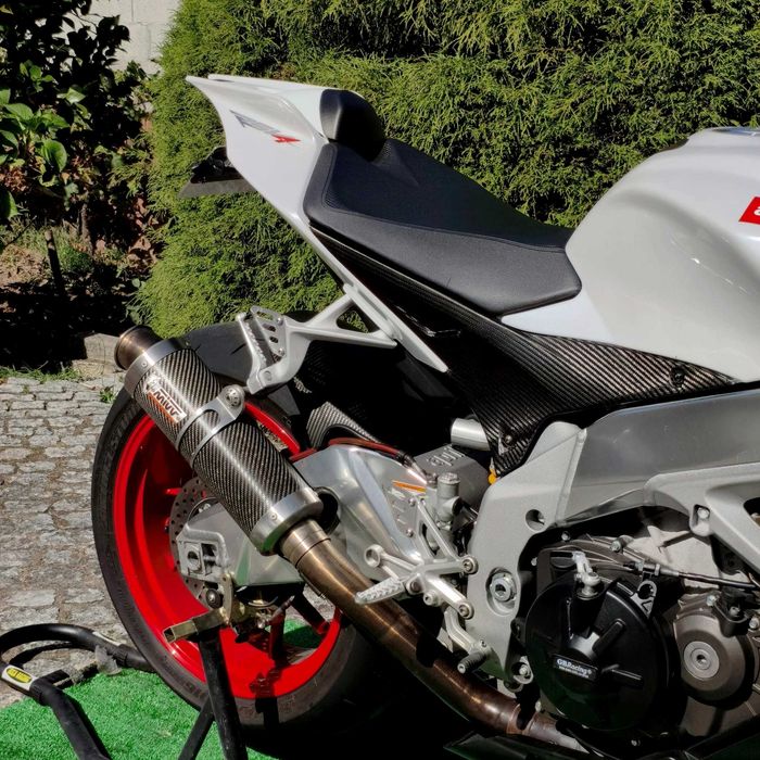 Aprilia RSV4 (De Livrete: 149kW / 201cv)