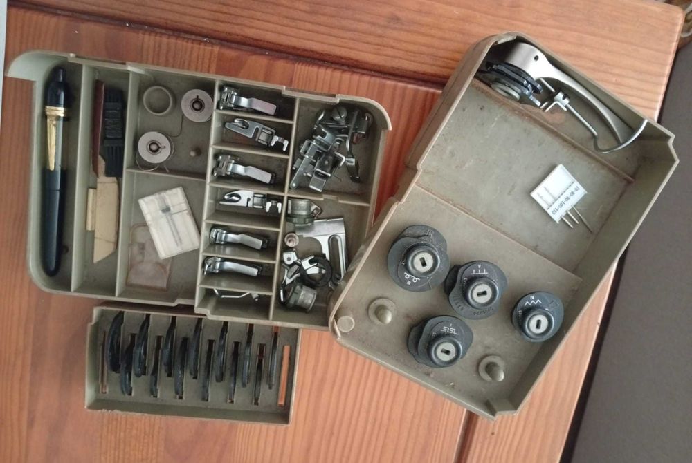 Máquina de costura e de bordar Necchi Supernova automática