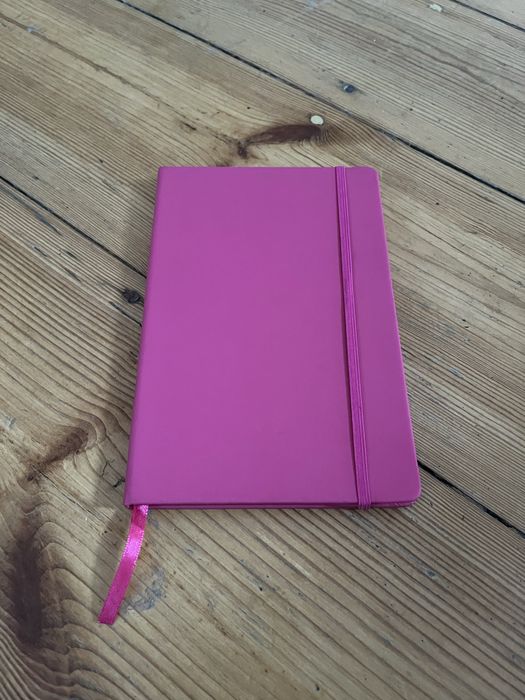 Notatnik różowy 96 kartek nowy twarda oprawa