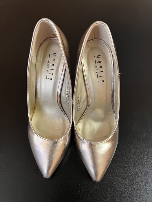 Туфли золотого цвета Mohito