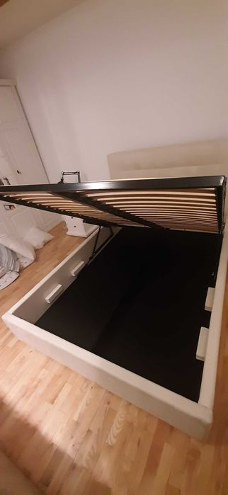 używane łóżko tapicerowane 140x200