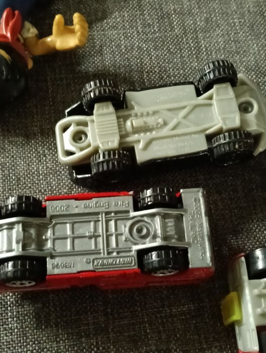 Miniaturas,bonecos e castanholas