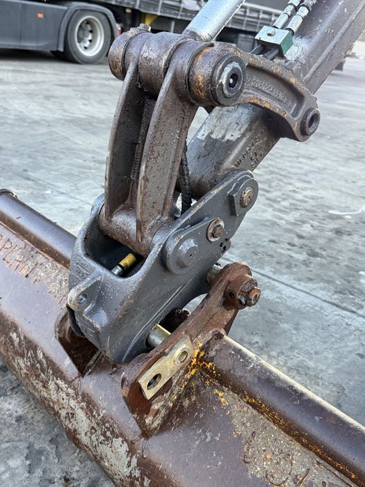 Гусеничний Мініекскаватор VOLVO EC27C