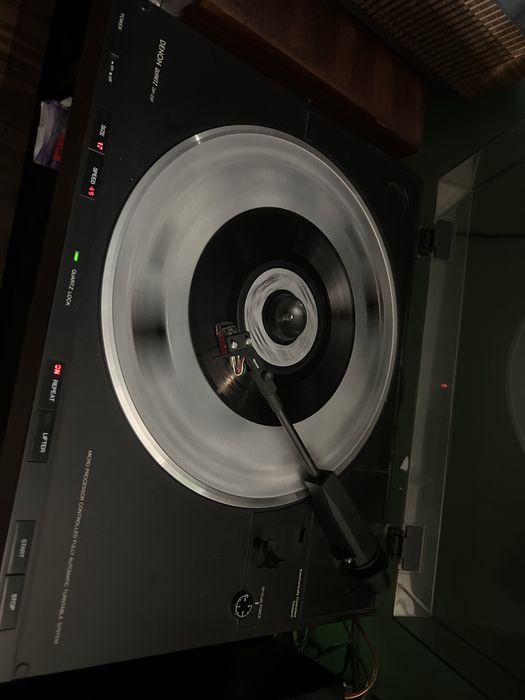 Gramofon Denon DP-23F