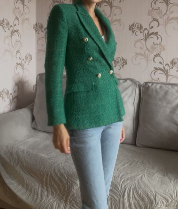 Піджак Zara  розмір S ( тканина шанель)