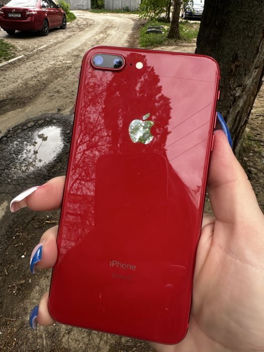 Телефон Apple 8 + на 256