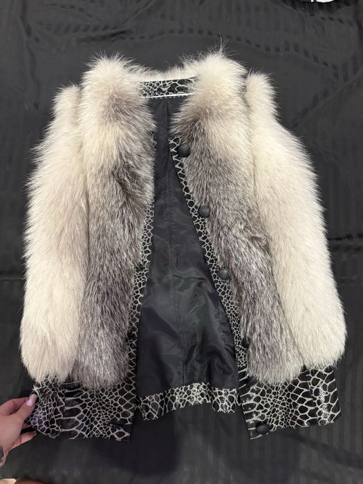 Меховая жилетка, подкладка из натуральной кожи, натуральный мех