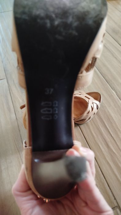 Buty na obcasie 37 skóra naturalna