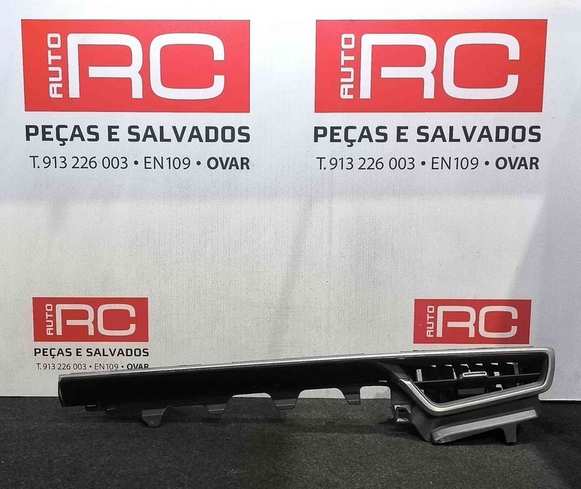 Difusor de Ar Direito 55662-02580 - TOYOTA COROLLA Hatchback