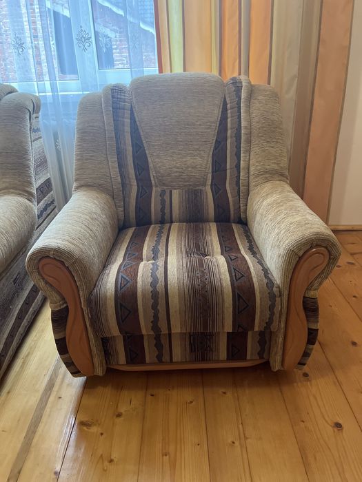 Диван із кріслом