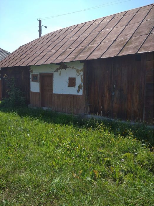 Продається земельна ділянка зі старим будинком в с. Сваричів