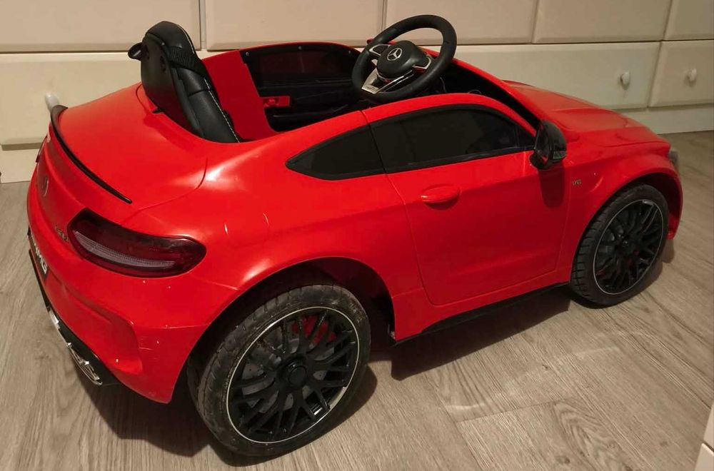 Carro elétrico criança